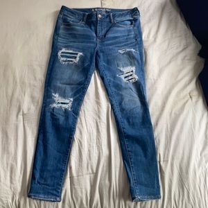 American Eagle Women’s Ripped Skinny Jegging 14